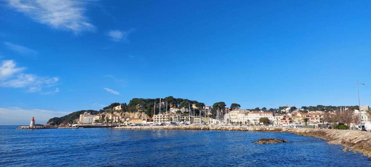 Grand T3 Lumineux Spacieux Propre, Tout Confort, Parking, Ascenseur, Emplacement Central Unique, Port-Commerces-Mer Et Plages A Pied, Location Du Samedi Au Samedi Sanary-sur-Mer Kültér fotó