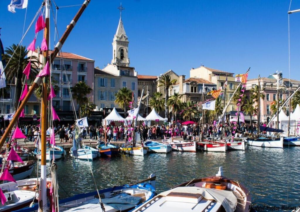 Grand T3 Lumineux Spacieux Propre, Tout Confort, Parking, Ascenseur, Emplacement Central Unique, Port-Commerces-Mer Et Plages A Pied, Location Du Samedi Au Samedi Sanary-sur-Mer Kültér fotó